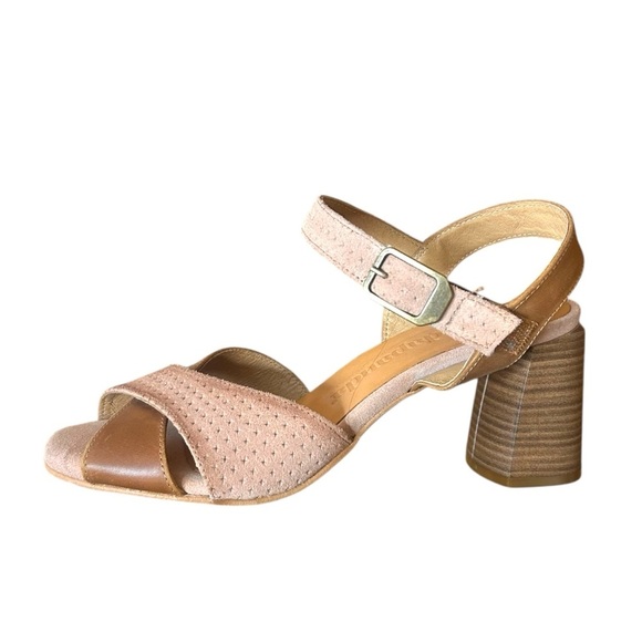 Wandapanda Women's Leather Sandals- Size 40/ 9.5 - Picture 2 of 9